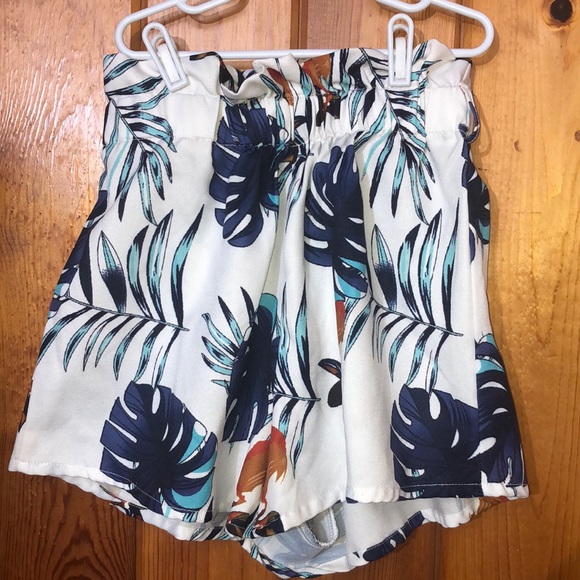 Shein floral shorts tropical white shorts size small ruffled shorts summer short - Picture 1 of 7